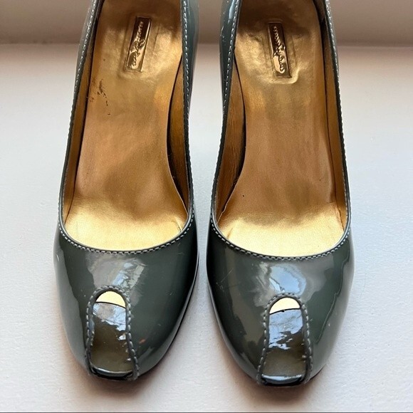 Report Signature Mossy Greenish Gray Patent Leather Peep Toe Heel Pump Women 8 - Picture 2 of 10